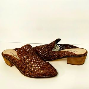 CHINESE LAUNDRY MAYFLOWER WOVEN MULES